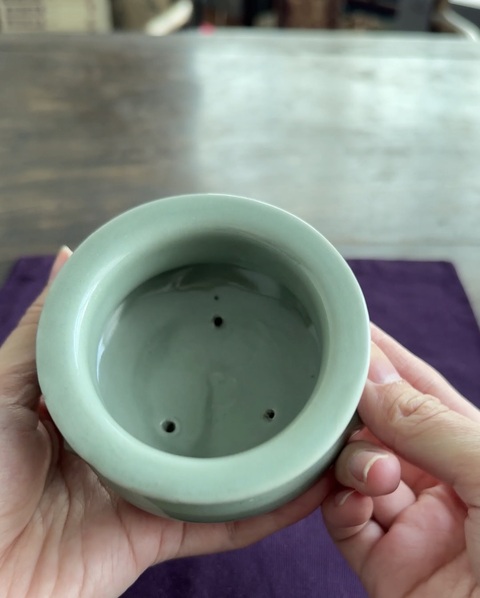 古玩陶瓷龍泉三足鬲式爐真品鑒賞圖
