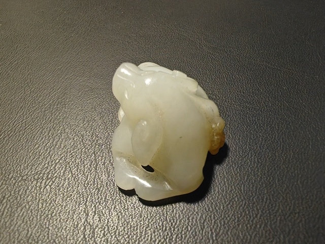 古玩玉器當(dāng)代·和田玉臥犬 真品鑒賞圖