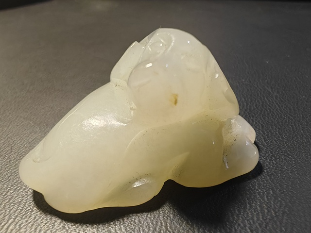 古玩玉器當(dāng)代·和田玉臥犬 真品鑒賞圖