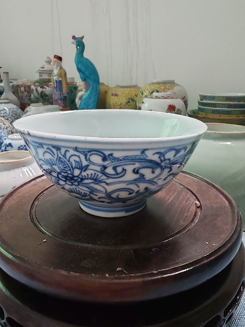 古玩陶瓷清中期青花纏枝花卉紋茶圓拍賣,當前價格880元