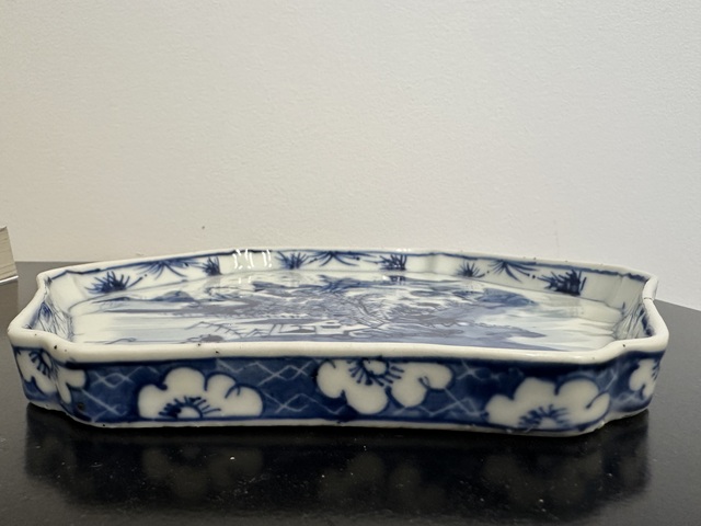 古玩陶瓷清晚期 青花山水紋六方茶盤真品鑒賞圖