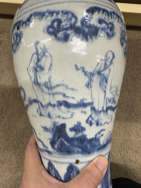 古玩陶瓷人物紋青花梅瓶真品鑒賞圖