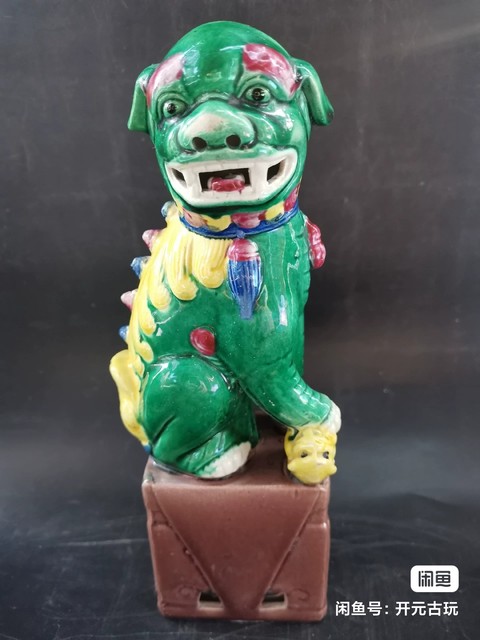 古玩陶瓷獅子塑像真品鑒賞圖