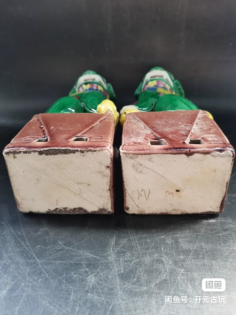 古玩陶瓷獅子塑像真品鑒賞圖