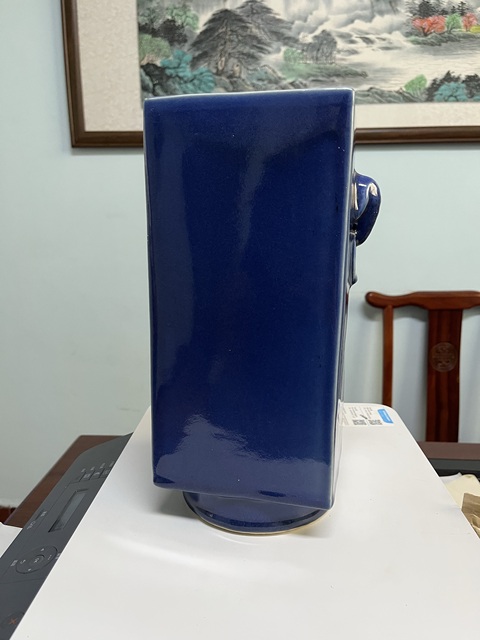 古玩陶瓷霽藍釉琮式瓶真品鑒賞圖
