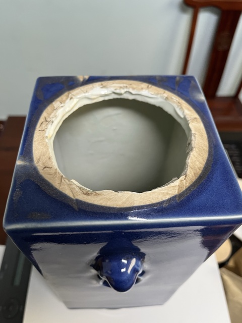 古玩陶瓷霽藍釉琮式瓶真品鑒賞圖