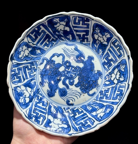 古玩陶瓷飄帶繡球獅子紋盤真品鑒賞圖