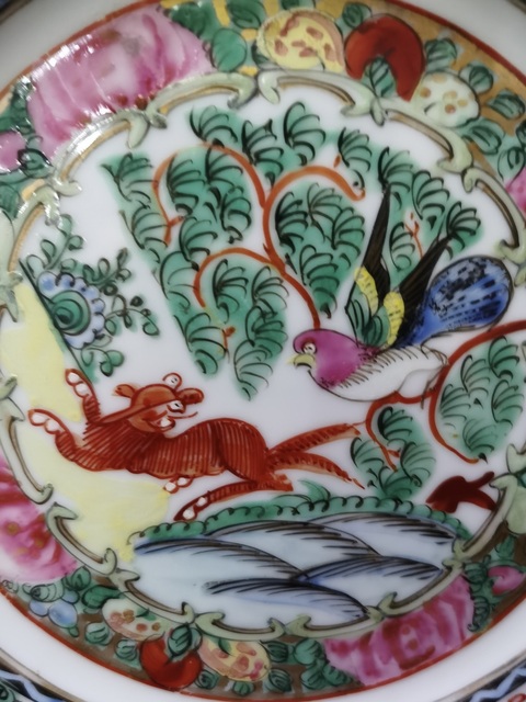 古玩陶瓷歡天喜地廣彩盤真品鑒賞圖