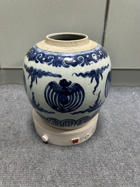 古玩陶瓷團鶴紋青花罐真品鑒賞圖
