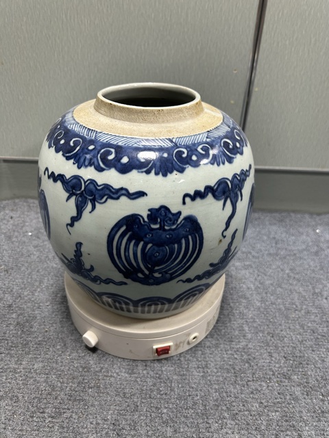 古玩陶瓷團鶴紋青花罐真品鑒賞圖