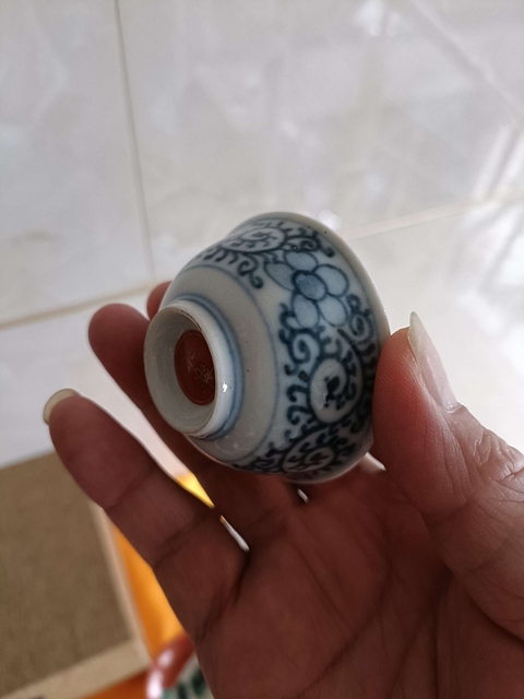 古玩陶瓷青花珊瑚紅釉描金盞真品鑒賞圖