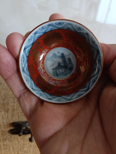古玩陶瓷青花珊瑚紅釉描金盞真品鑒賞圖