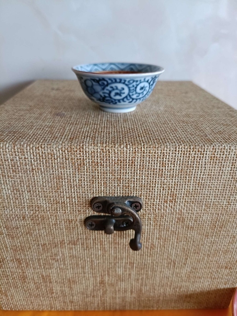 古玩陶瓷青花珊瑚紅釉描金盞真品鑒賞圖