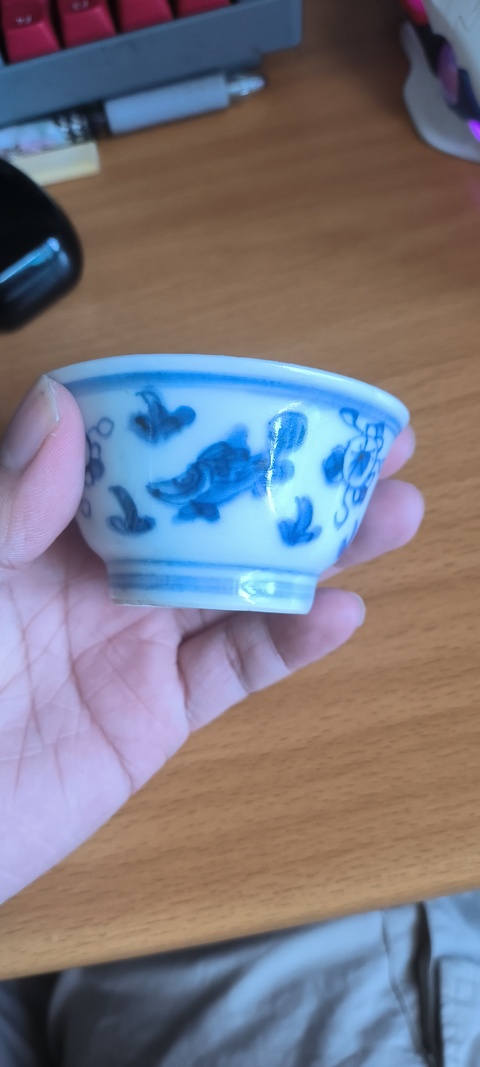 古玩陶瓷魚藻紋青花杯真品鑒賞圖