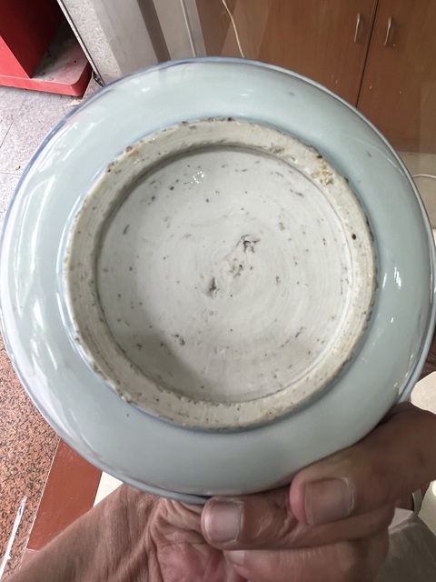 古玩陶瓷花卉紋青花盤真品鑒賞圖