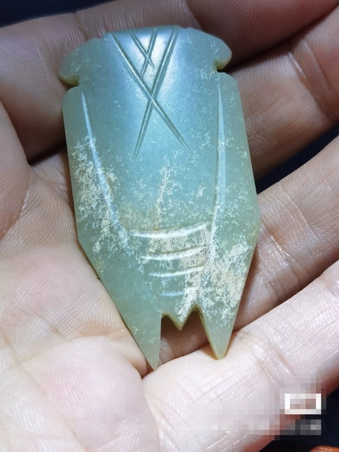 古玩玉器做舊仿“漢八刀”玉蟬真品鑒賞圖