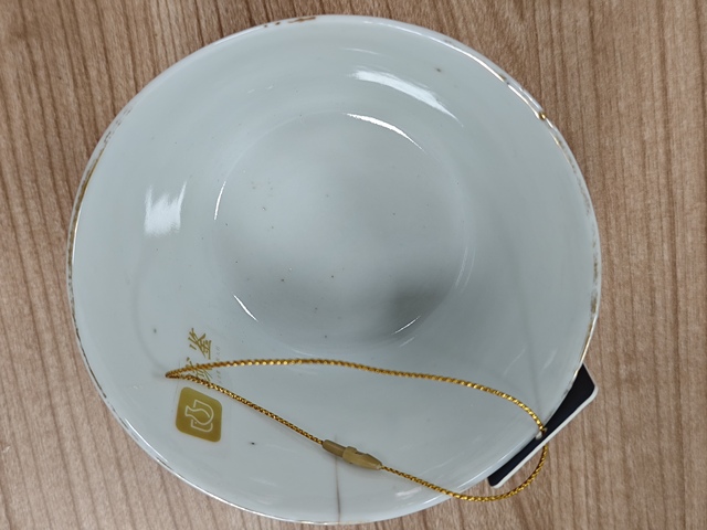 古玩陶瓷民國粉彩花卉紋蓋碗真品鑒賞圖