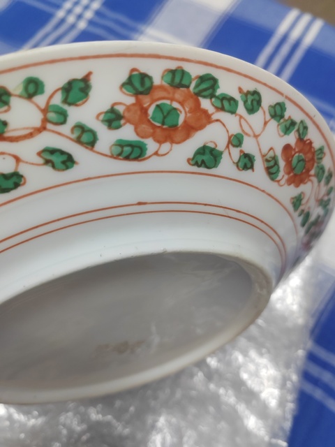 古玩陶瓷日本江戶紅綠彩花卉紋盤真品鑒賞圖
