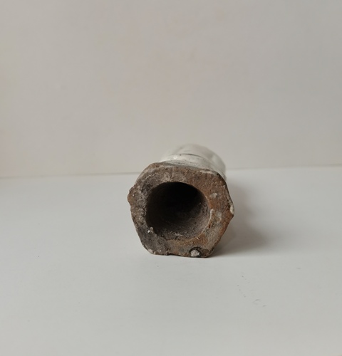 古玩陶瓷磁州窯白地褐彩捧爐俑拍賣,當前價格0元