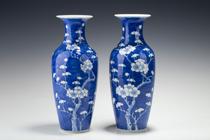 古玩陶瓷清晚·青花冰梅紋瓶一對真品鑒賞圖