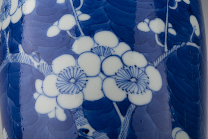 古玩陶瓷清晚·青花冰梅紋瓶一對真品鑒賞圖
