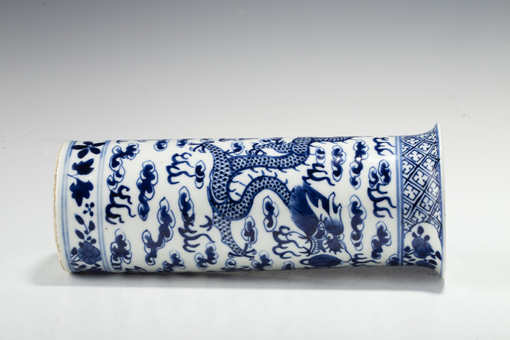 古玩陶瓷清光緒·青花雙龍戲珠紋花觚真品鑒賞圖