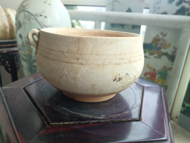古玩陶瓷白釉雙系餅足罐真品鑒賞圖