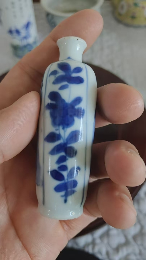 古玩陶瓷青花瓶真品鑒賞圖