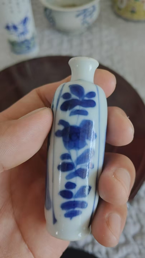 古玩陶瓷青花瓶真品鑒賞圖