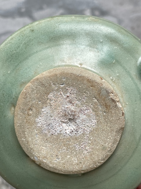古玩陶瓷龍泉窯青釉三足筒式香爐真品鑒賞圖