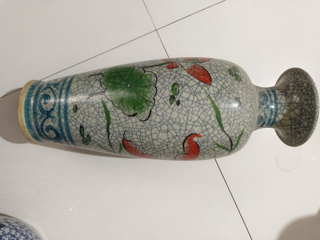 古玩陶瓷哥釉粉彩花卉紋觀音瓶真品鑒賞圖
