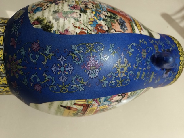 古玩陶瓷粉彩人物紋鹿耳尊真品鑒賞圖