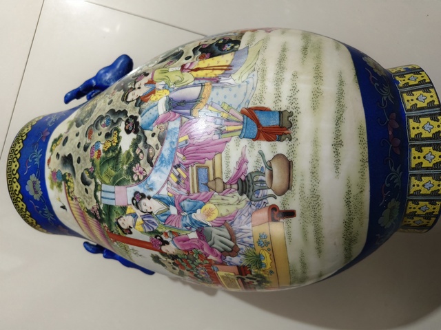 古玩陶瓷粉彩人物紋鹿耳尊真品鑒賞圖