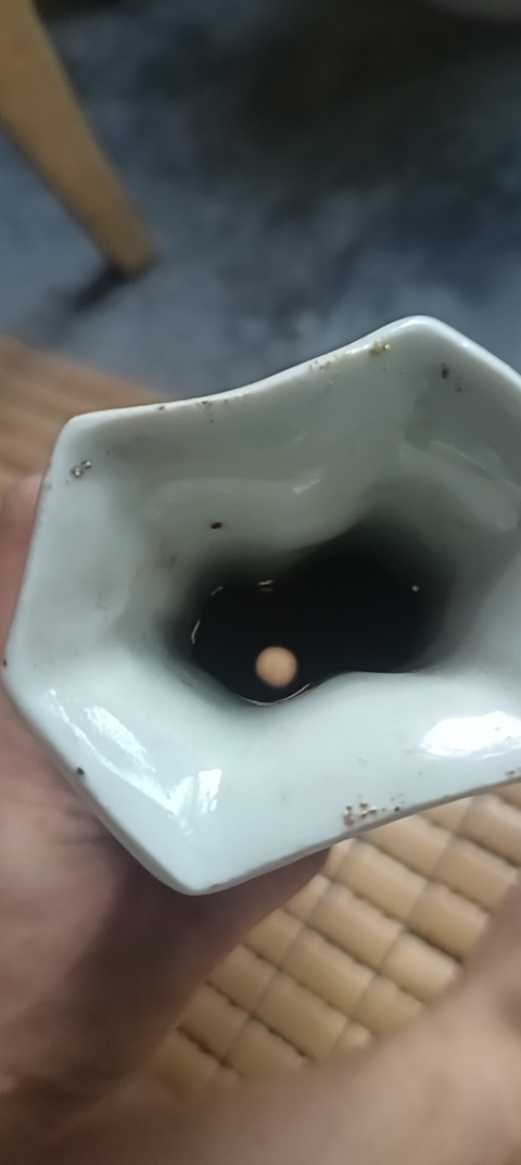 古玩陶瓷紅釉瓶真品鑒賞圖