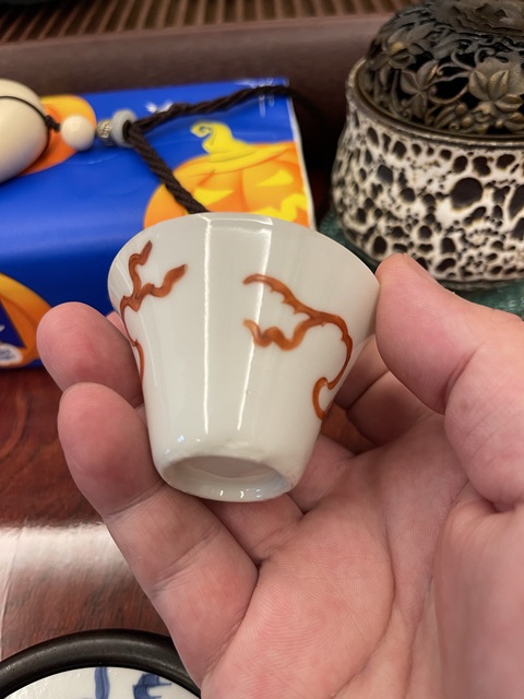 古玩陶瓷飄帶繡球獅子紋馬蹄杯真品鑒賞圖