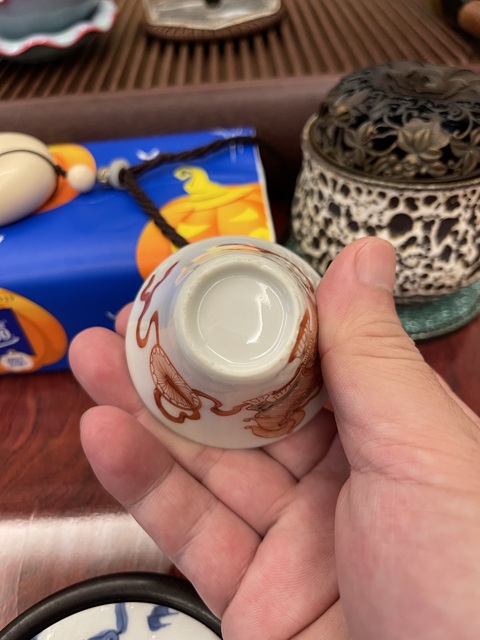 古玩陶瓷飄帶繡球獅子紋馬蹄杯真品鑒賞圖