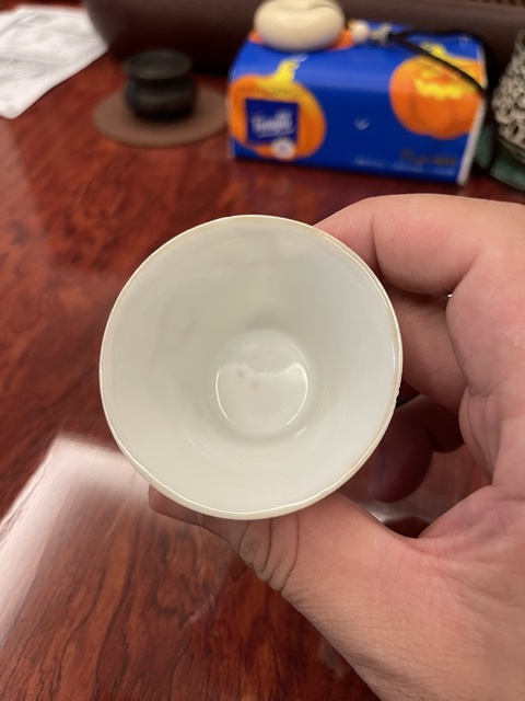 古玩陶瓷飄帶繡球獅子紋馬蹄杯真品鑒賞圖