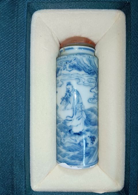 古玩陶瓷清中期青花鼻煙壺真品鑒賞圖