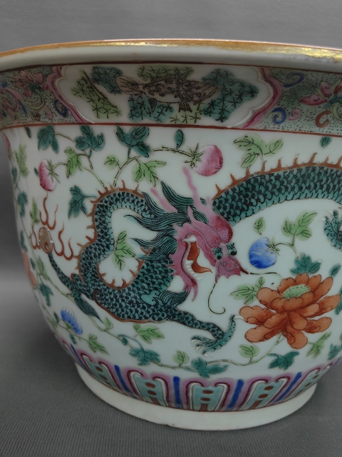 古玩陶瓷龍鳳紋粉彩花盆真品鑒賞圖