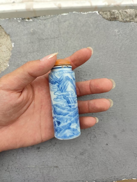 古玩陶瓷清中期青花鼻煙壺真品鑒賞圖