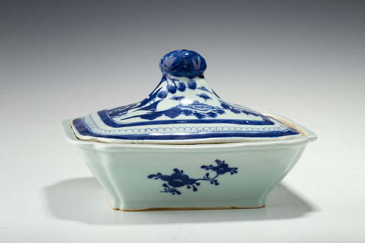 古玩陶瓷清中·青花山水樓閣紋蓋鍋真品鑒賞圖