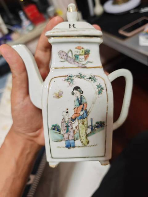 古玩陶瓷粉彩仕女人物圖茶壺真品鑒賞圖