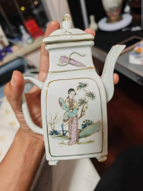 古玩陶瓷粉彩仕女人物圖茶壺真品鑒賞圖