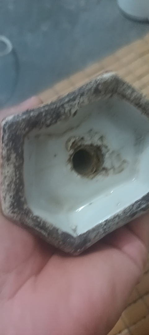 古玩陶瓷紅釉六方瓶，模糊，偏老真品鑒賞圖