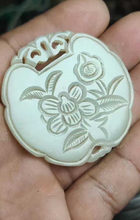古玩玉器和田玉雕“花卉牌”真品鑒賞圖