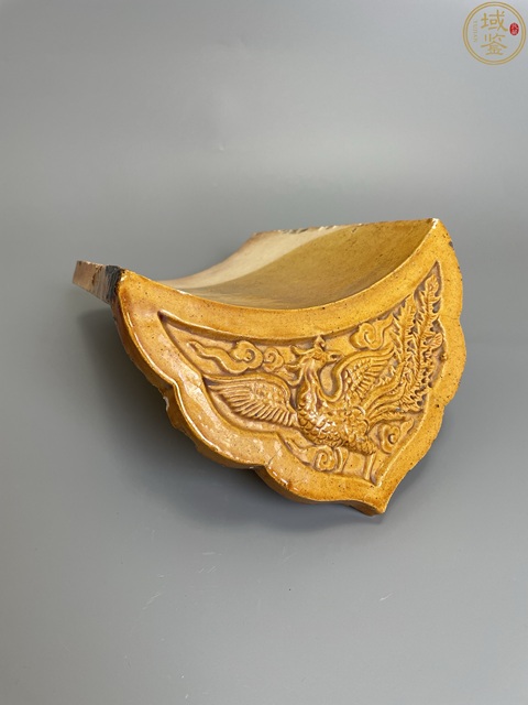古玩陶瓷黃釉鳳紋琉璃瓦真品鑒賞圖