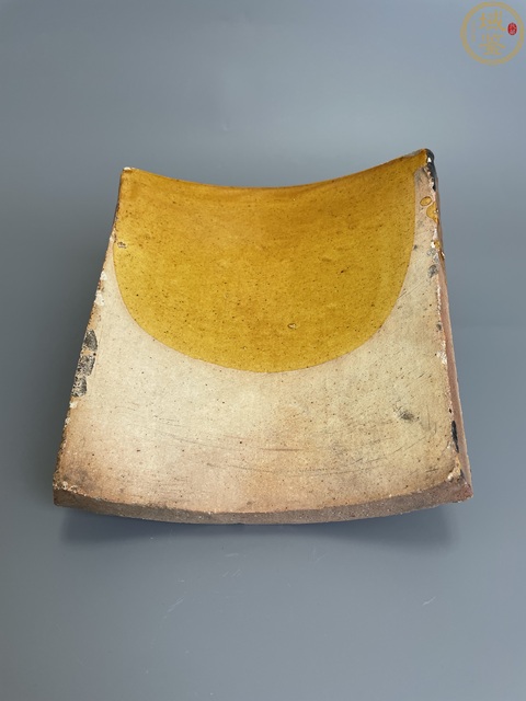 古玩陶瓷黃釉鳳紋琉璃瓦真品鑒賞圖