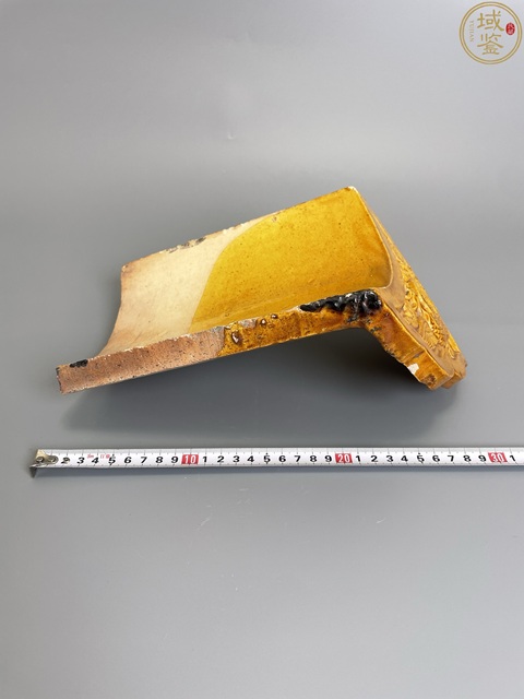 古玩陶瓷黃釉鳳紋琉璃瓦真品鑒賞圖