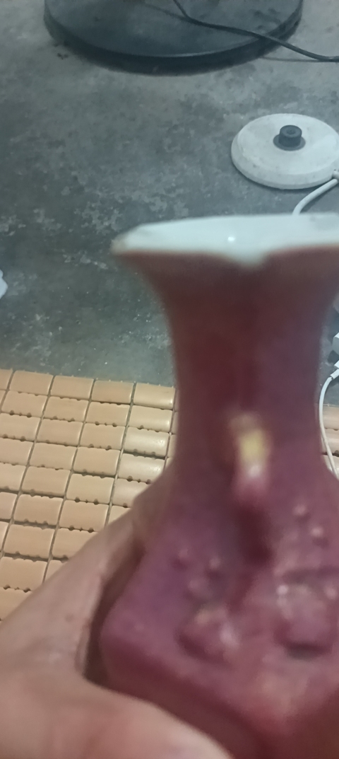 古玩陶瓷紅釉六方瓶，模糊，偏老真品鑒賞圖