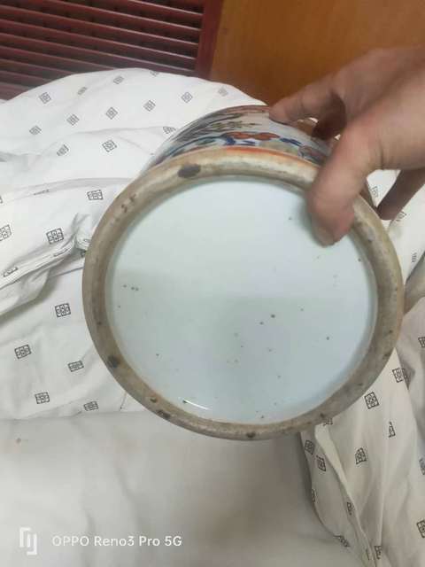 古玩陶瓷粉彩人物故事紋撇口瓶，模糊，偏老真品鑒賞圖